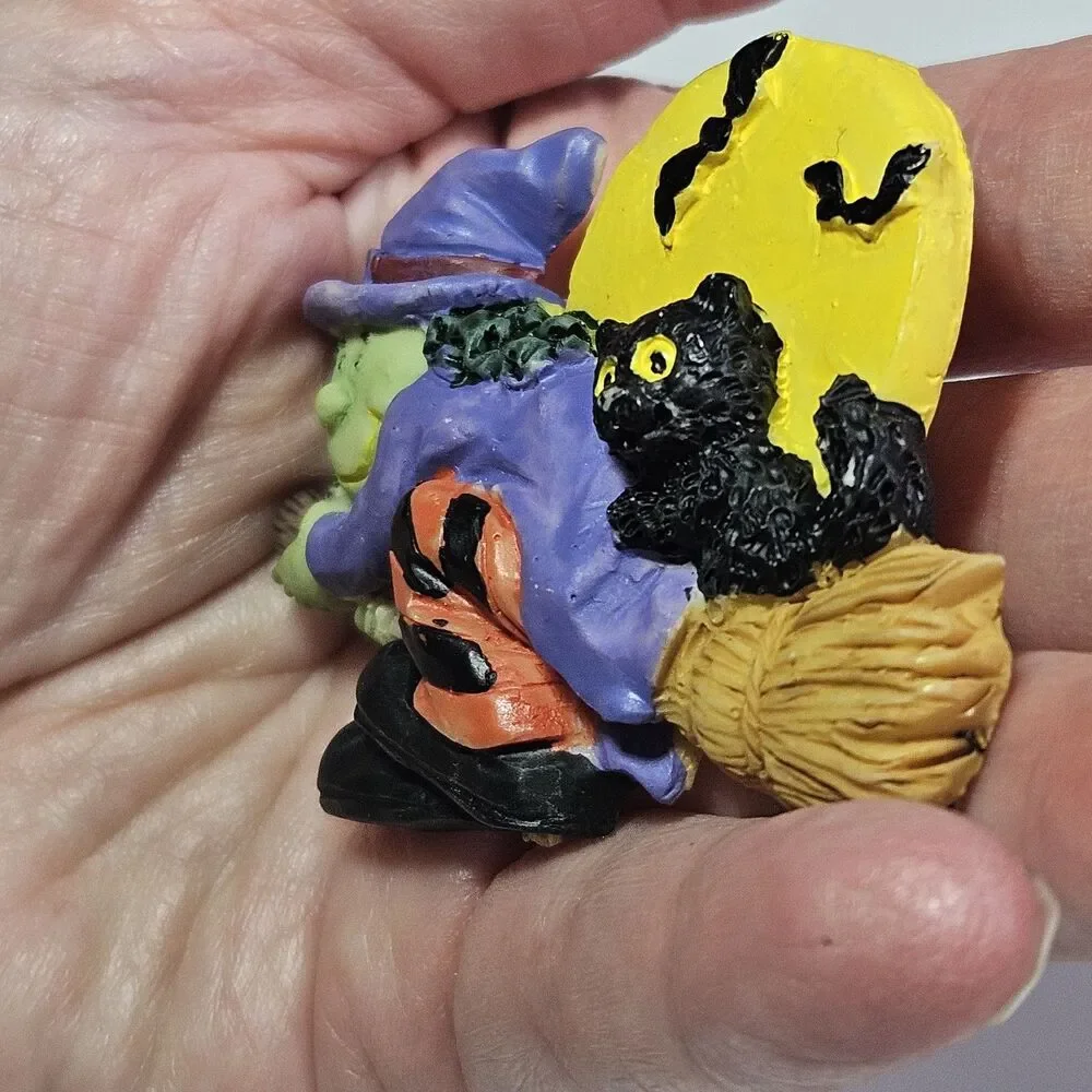 Vntg Halloween Witch On A Broom With A Black Cat Brooch